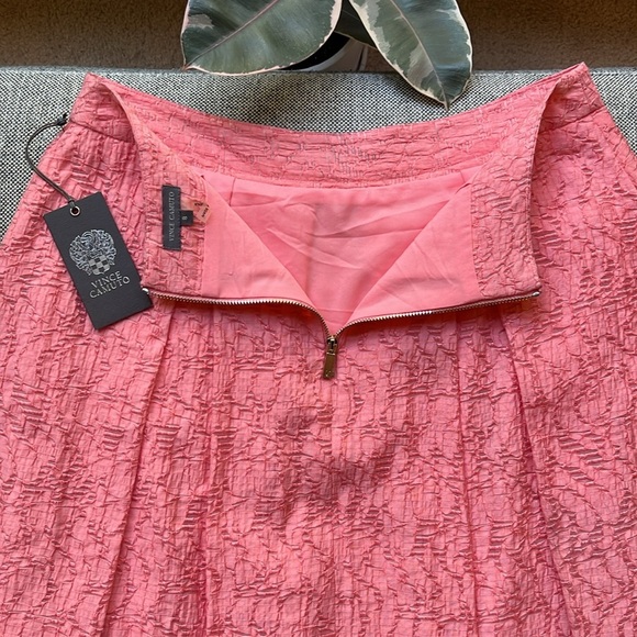 🌺 Vince Camuto Pleated Midi A Line Skirt in shade Tropic Guava, Size: 8 - Picture 9 of 17